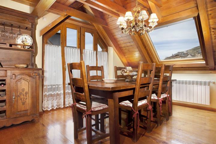 Gîte pour 8 personnes, avec balcon dans Salardú - 3