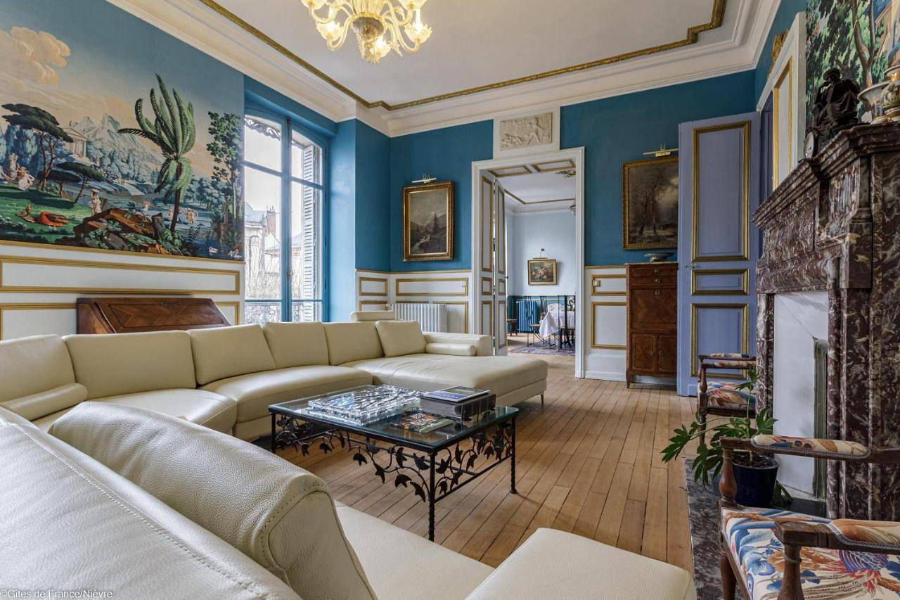 Double Room in Nevers, Nièvre