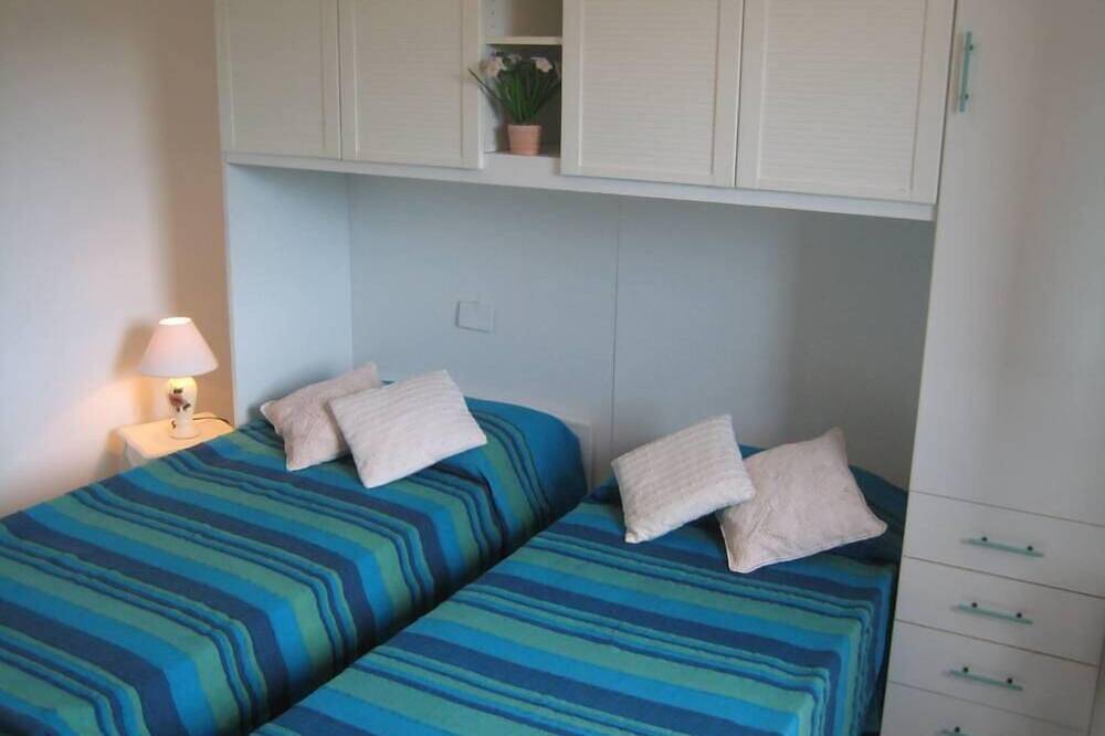 Ein geräumiges Haus, 5 Autominuten vom Strand von San Cipriano entfernt in Lecci, Sartène und Umgebung