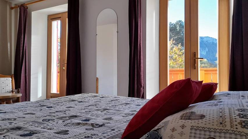 Hôtel pour 2 personnes, avec terrasse et jardin à La Chapelle-en-Vercors - 2