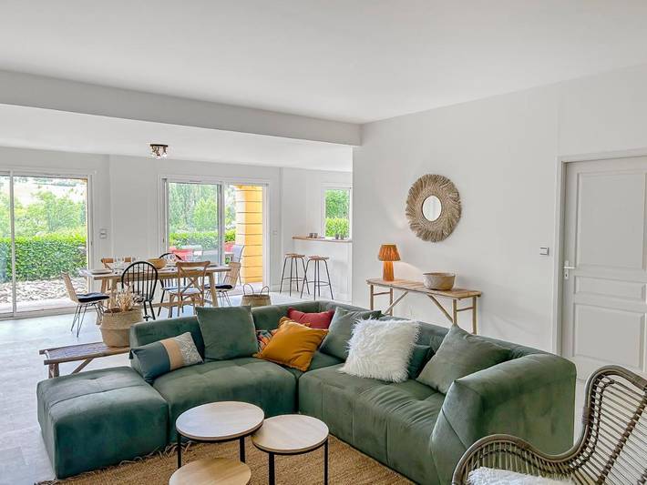 Appartement de vacances pour 6 personnes, avec piscine ainsi que vue et terrasse