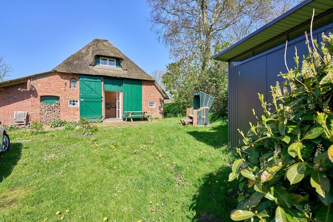 Ganze Ferienwohnung, Reetdachhaus Sünsbarg in Simonsberg, Halbinsel Eiderstedt