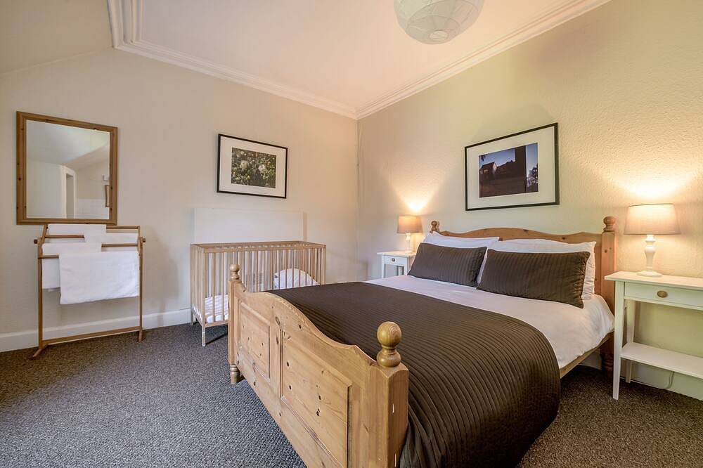 Mansefield House -  a cottage that sleeps 10 guests  in 5 bedrooms in Argyll & Bute