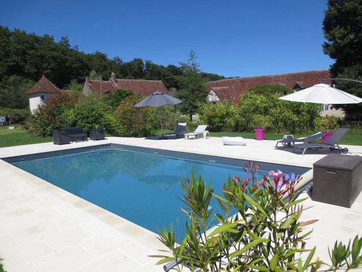 Chambre d’hôte pour 5 personnes, avec Terrasse et Jardin ainsi que Piscine et Vue dans Reserve De Beaumarchais Autreche
