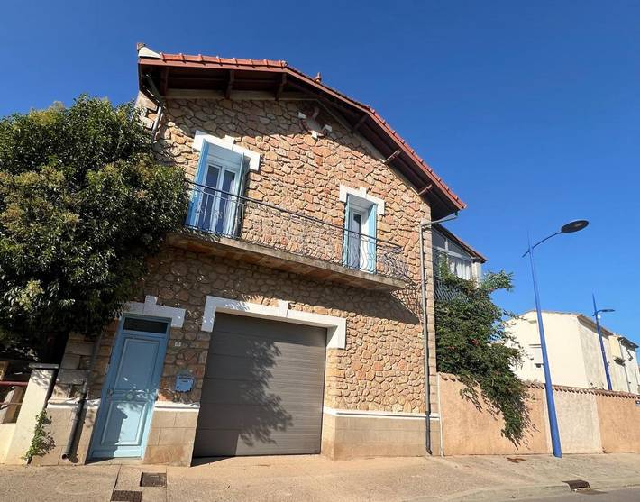 Location de vacances pour 8 personnes, avec vue ainsi que jardin et piscine, animaux acceptés à Pomérols - 4