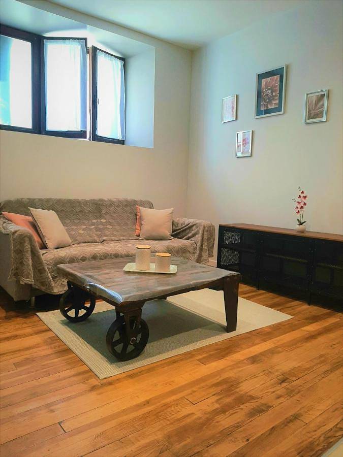 Appartement entier, One-Bedroom Apartment in Valserhône, Nantua