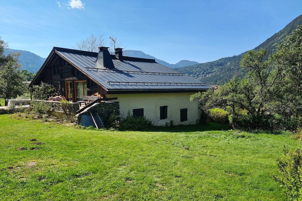 Renovated old farmhouse at Les Houches in Les Houches, Mont-Blanc-Massiv
