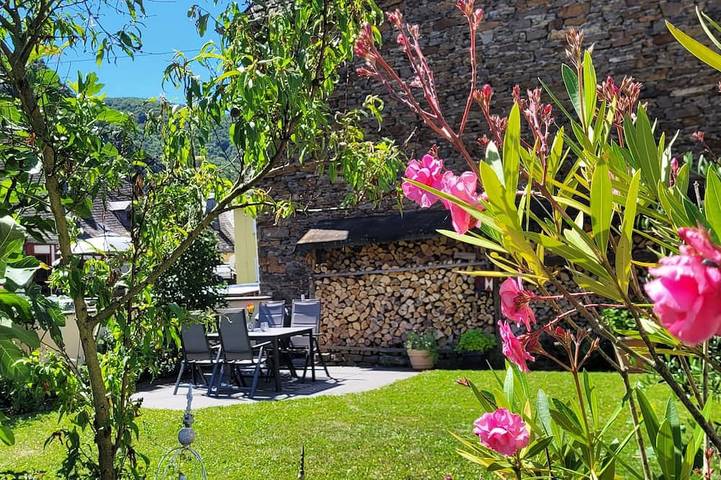 Ferienwohnung für 4 Personen, mit Terrasse und Garten an der Burg Eltz