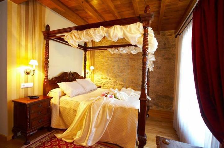 Hotel para 3 personas, con terraza en Mariña Central - 2