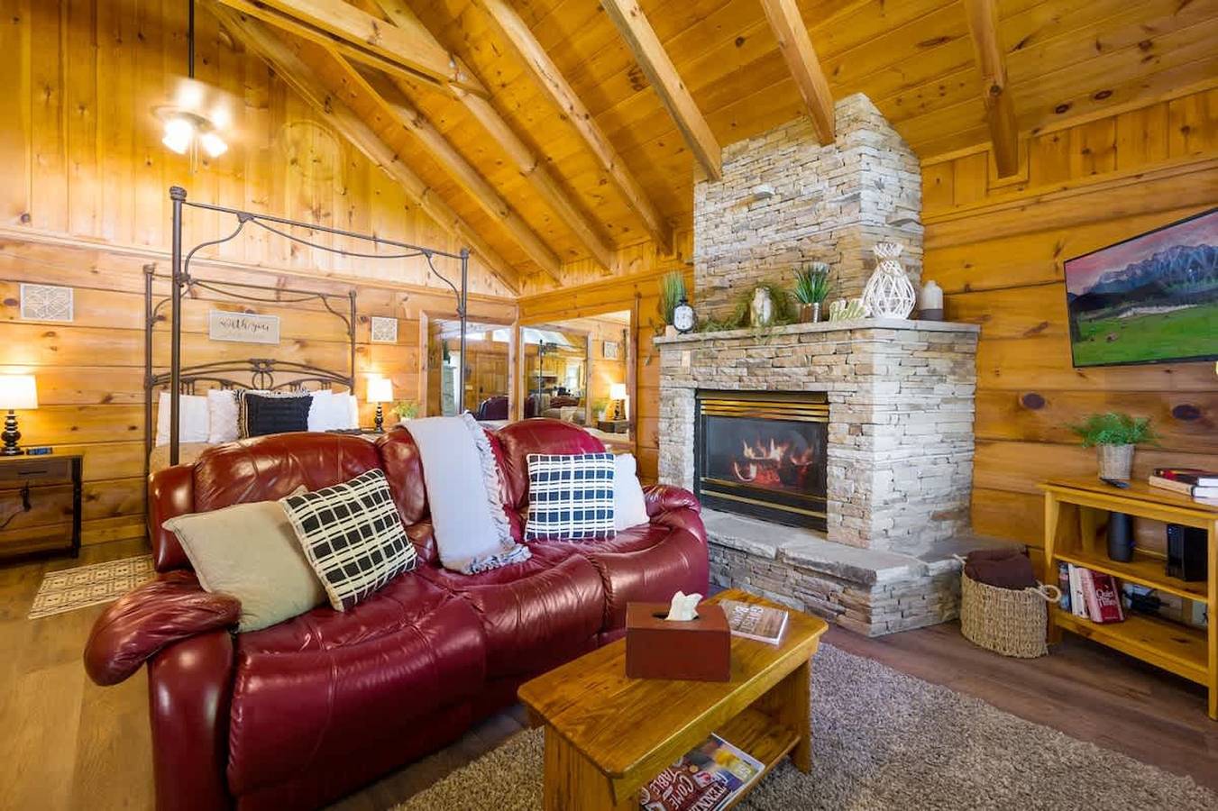 Ganze Wohnung, Location Cute Studio Log Cabin Hot Tub Fireplace in Pigeon Forge, Sevier County