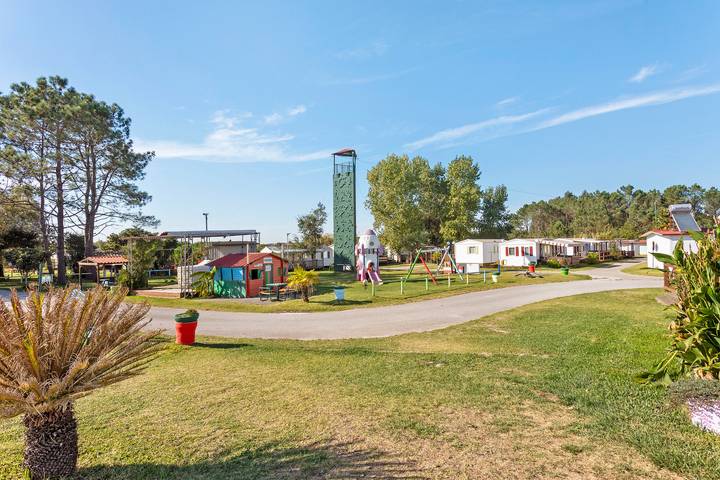 Chalet per 6 persone, con piscina per bambini e giardino nonché balcone - 1