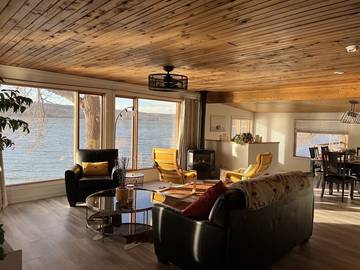 Log Cabin for 8 Guests in Saskatchewan, Canada, Picture 2