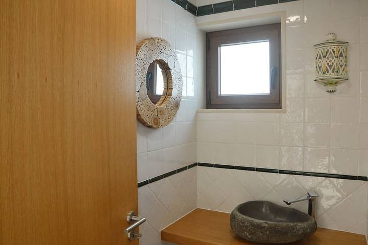 Brand New Villa with Private Pool and Lovely Garden near the beach. in Alvor, Faro Distrikt