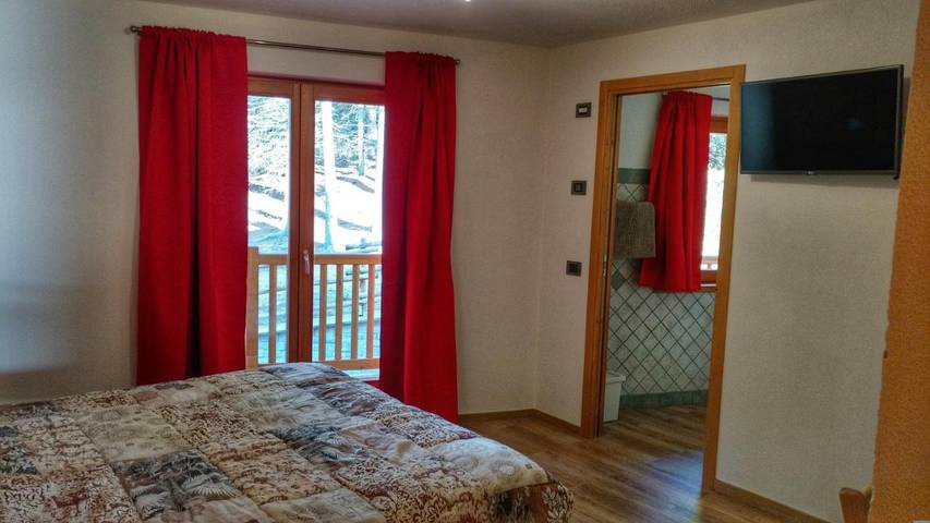Gîte pour 2 personnes, avec Balcon ainsi que Terrasse et Jardin à Champoluc - 4