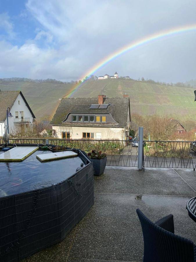 Ferienwohnung für 6 Personen, mit Balkon und Terrasse sowie Ausblick in Pünderich - 3
