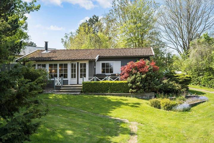 Ferieudlejning for 6 personer, med terrasse i Røsnæs