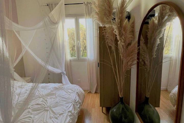 Location de vacances pour 8 personnes, avec terrasse et jardin à La Verdière - 3