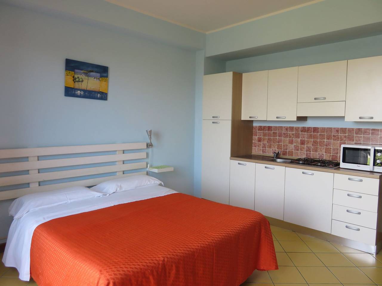 Entire apartment, Einzimmerwohnung mit Terrasse in Acireale, Catania Province