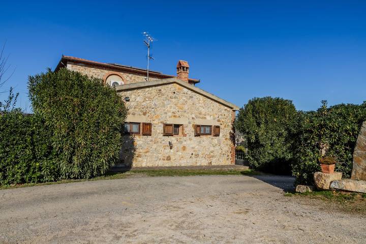 Hel lägenhet, Apartment 'Granaio' with Shared Garden, Wi-Fi and Air Conditioning in Magliano in Toscana, Grosseto provins