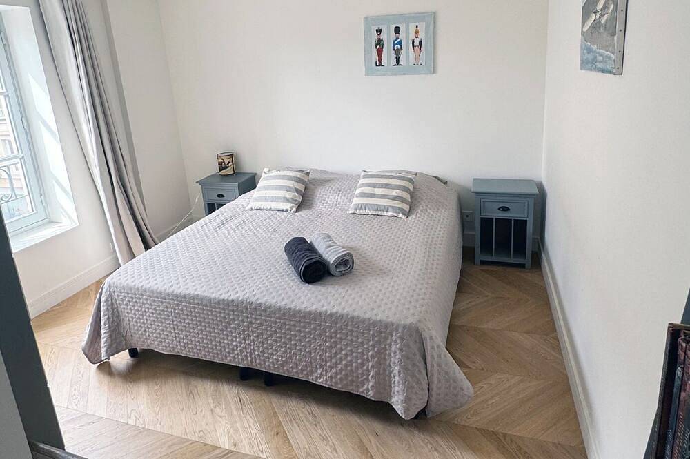 Townhouse in the heart of Versailles in Versailles, Yvelines