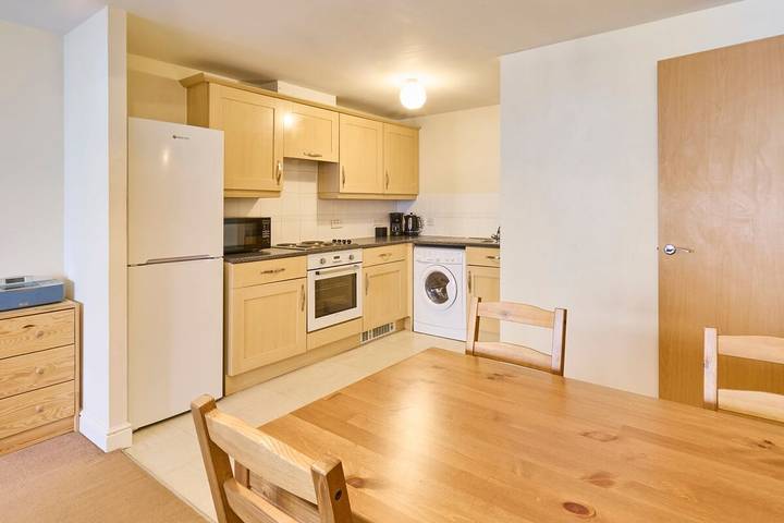 Entire apartment, Host & Stay | Bingley Court in Kent