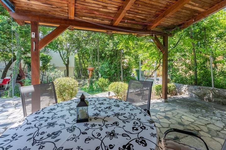 Ferienwohnung für 2 Personen, mit Terrasse und Garten in Dramalj - 4