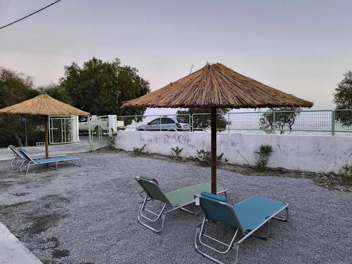Maison de campagne pour 2 personnes, avec terrasse ainsi que vue et jardin dans Keratokambos - 2