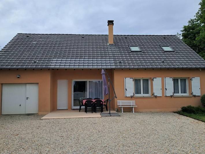 Location de vacances pour 7 personnes, avec jardin, adapté aux familles à Brignac-la-Plaine - 2