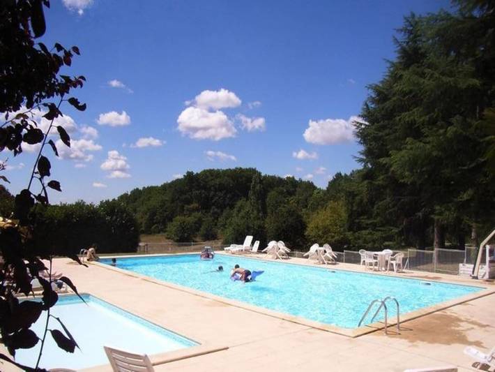 Location de vacances pour 7 personnes, avec piscine et jardin, adapté aux familles à Gavaudun - 2