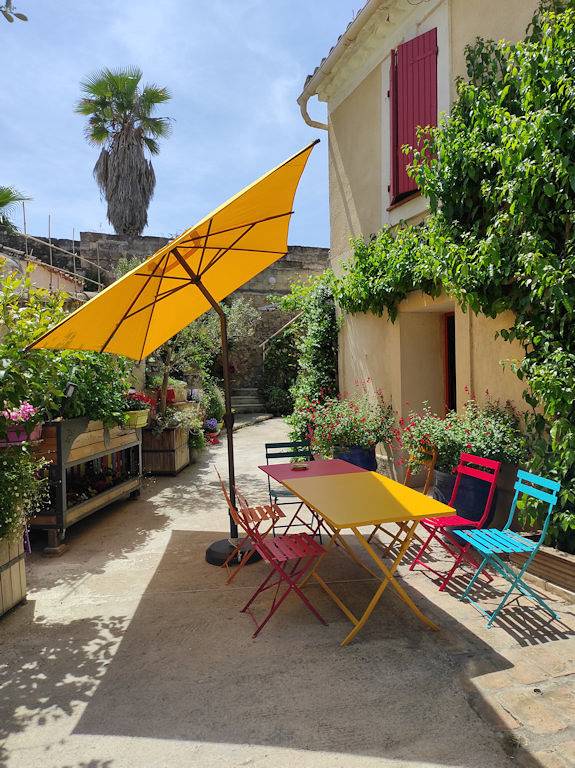 Gîte pour 4 personnes, avec piscine et jardin à Mudaison