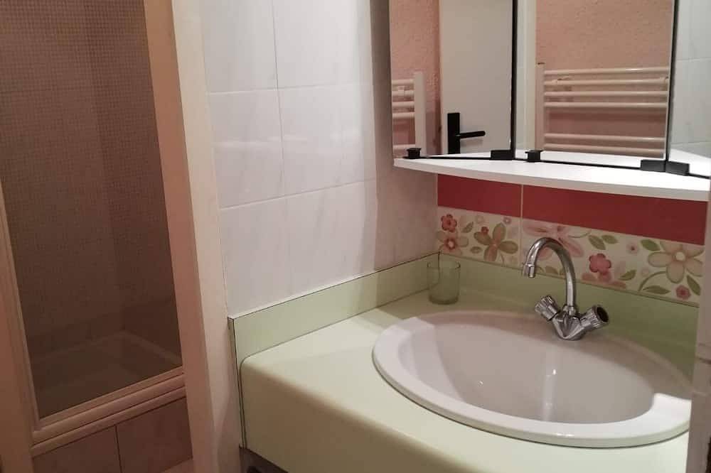 Entire apartment, Pretty T2 - 5 People Lake And Mountain View - Artouste Resort in Station d'Artouste, Laruns