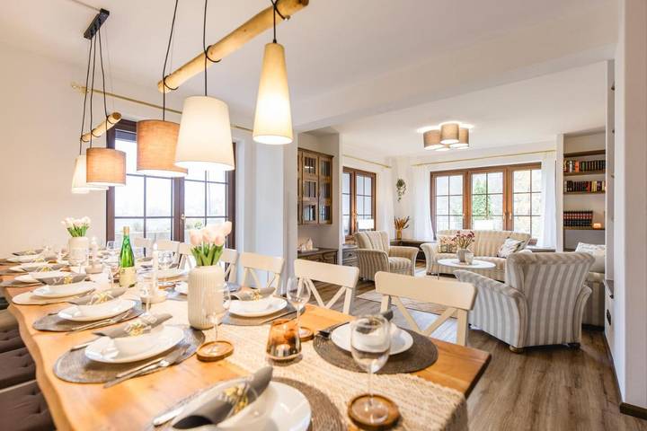 Ferienhaus für 14 Personen, mit Balkon und Terrasse sowie Garten und Ausblick