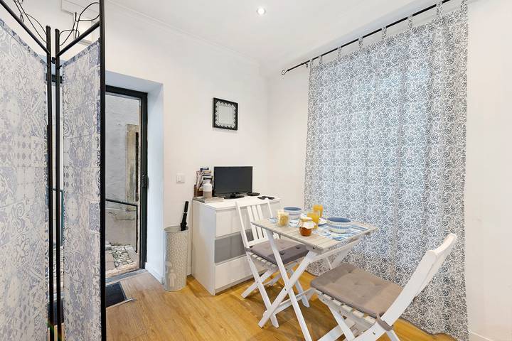Entire apartment, Apartment 'Sapato' with Wi-Fi and Air Conditioning in São Vicente de Fora, São Vicente (Lisbon)