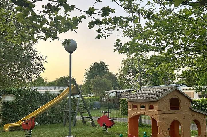 Camping pour 6 personnes à Biscarrosse