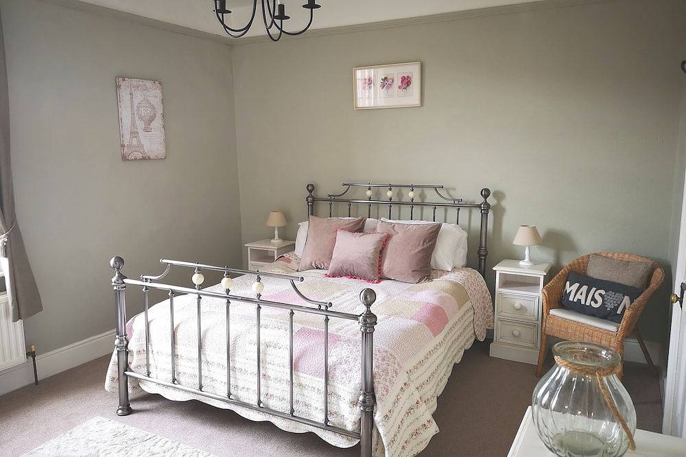 Cottage in the  centre of Whitby - beautiful coastal and Abbey views in Whitby, North York Moors National Park