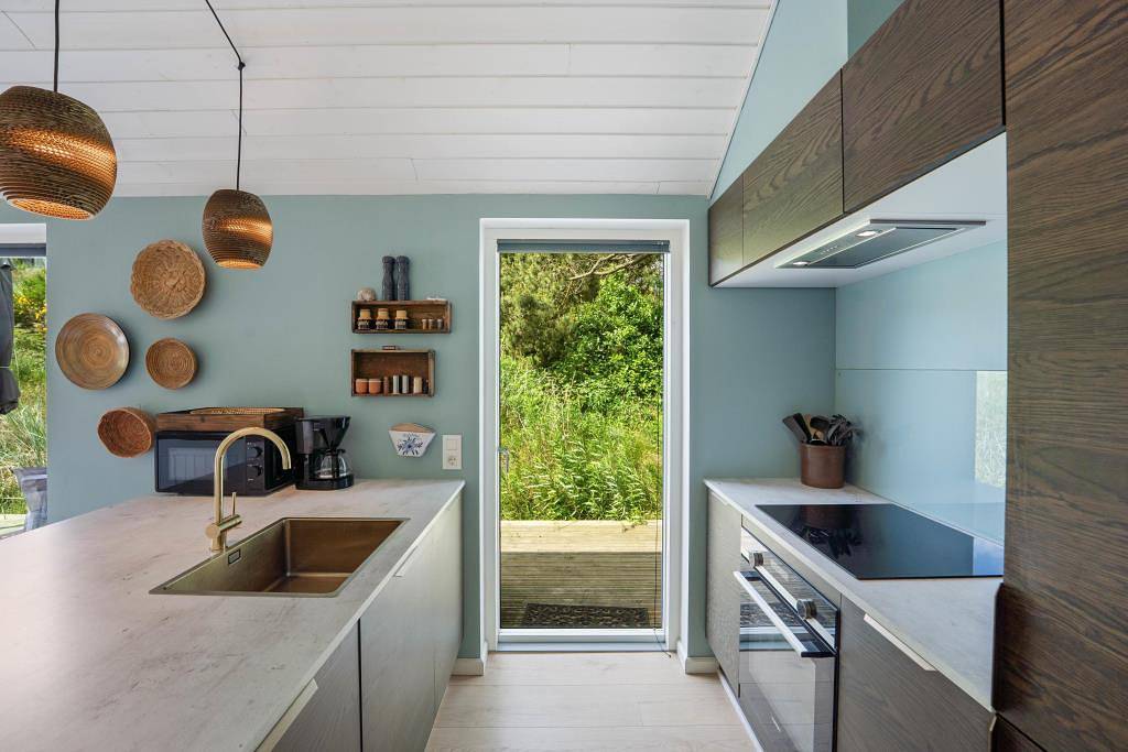 Modernes Ferienhaus mit Kaminofen direkt in Hvide Sande in Hvide Sande, Holmsland Klit