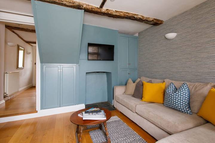 Charming 4bd Townhouse right in the city centre! in Chichester, West Sussex