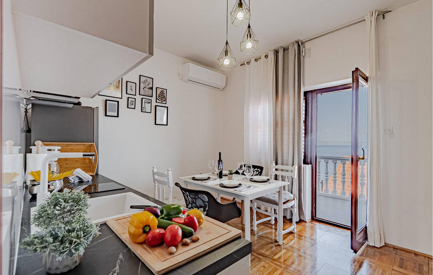 Ganze Ferienwohnung, Charmantes Apartment mit einem Schlafzimmer, Meerblick, Terrasse und Parkplatz in Blato, Korcula