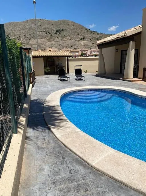 Villa für 7 Personen, mit Pool und Garten sowie Ausblick - 1