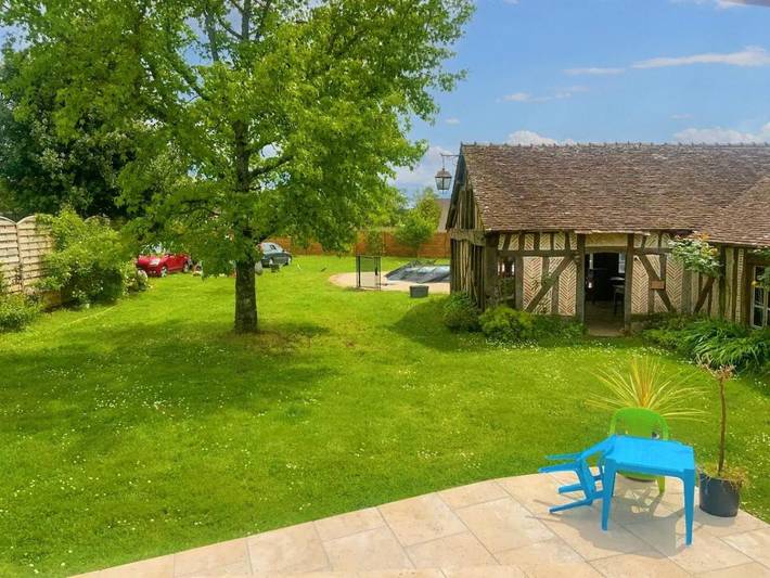 Location de vacances pour 10 personnes, avec vue ainsi que piscine et jardin à Dhuizon - 2