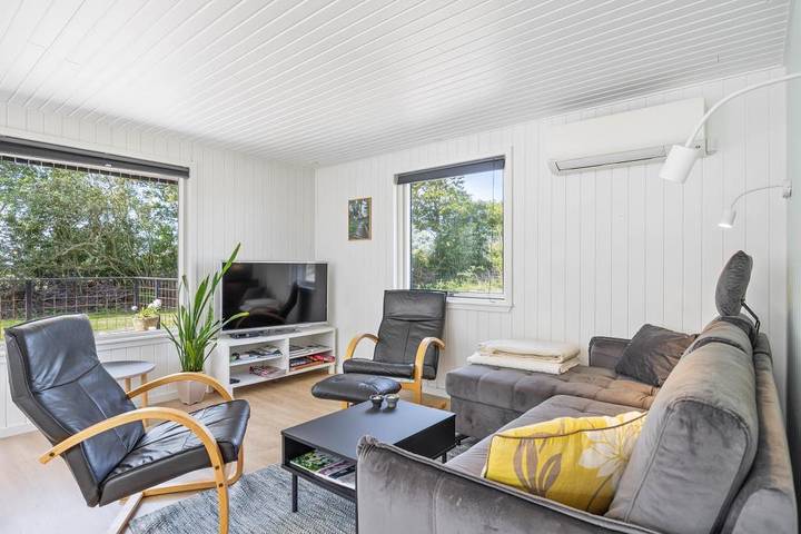 Komfortables Ferienhaus in ruhiger Lage mit Badetonne in Lodbjerg Hede, Ringkøbing