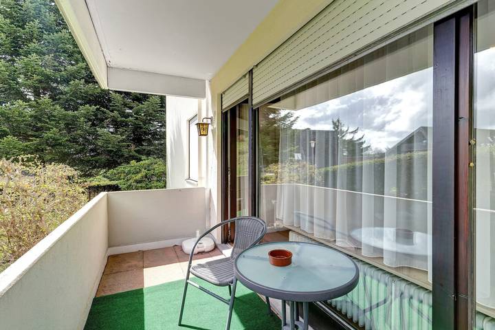Entire studio, Studio Apartment 'Ribeiro Ninho de Cuco' with Balcony and Wi-Fi in Schönwald im Schwarzwald, Southern Black Forest
