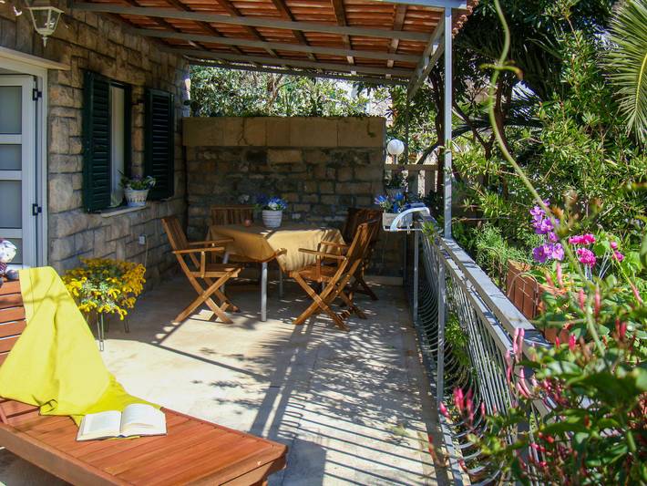 Ferienhaus für 4 Personen, mit Terrasse und Garten auf Brac - 2