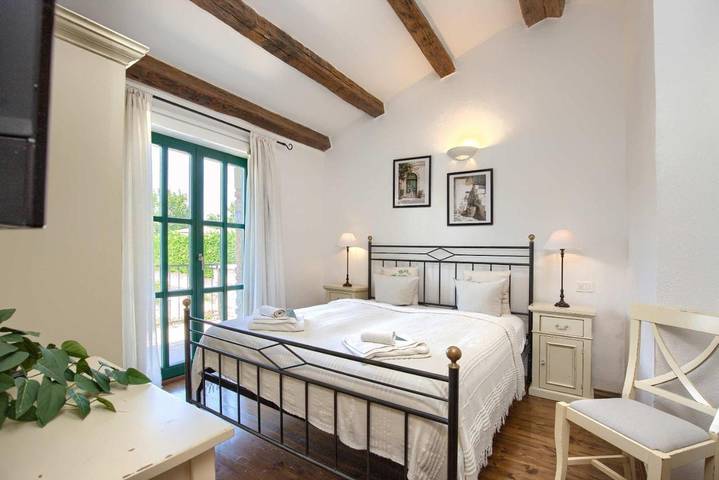 Villa pour 8 personnes, avec jardin ainsi que piscine et terrasse à Barat - 2