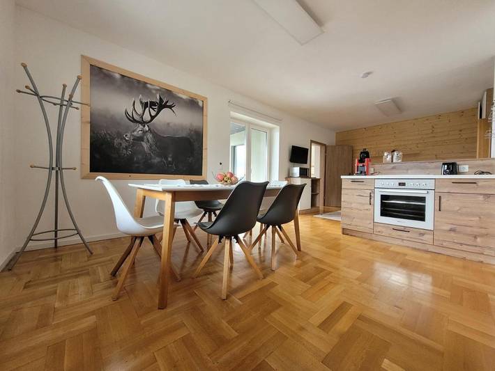 Ferienwohnung für 5 Personen, mit Balkon und Terrasse sowie Garten und Ausblick