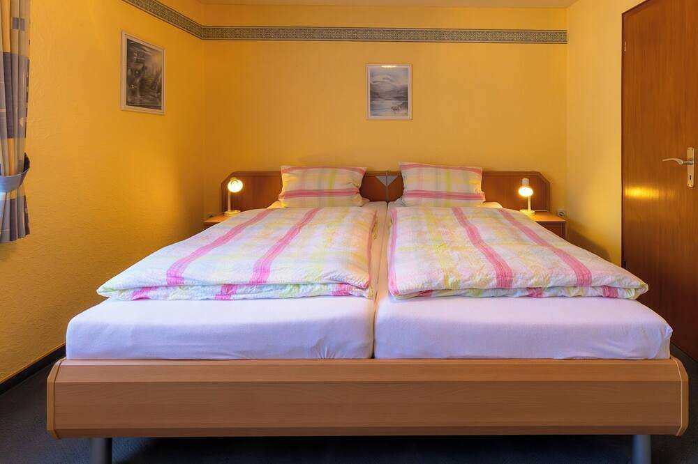Ganze Wohnung, Ferienwohnung \"Am Park\" für bis zu 6 Personen in Westfeld, Schmallenberg