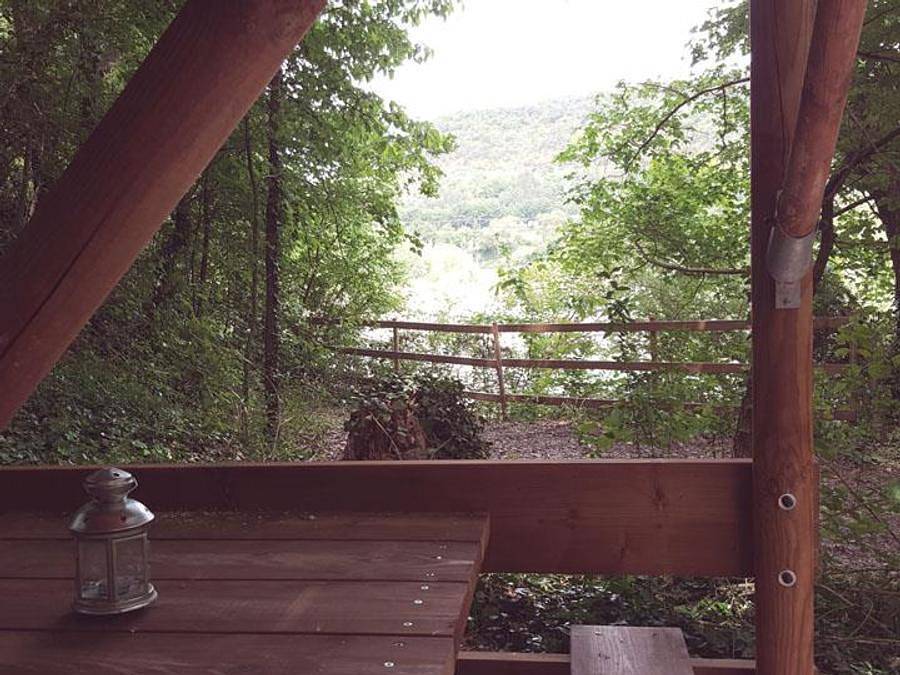 Les Chamberts, Camping & Lodges - Hébergement 2 personnes - Cabane Bivouac sur pilotis sous les arbres in Piégros-la-Clastre, Région de Die
