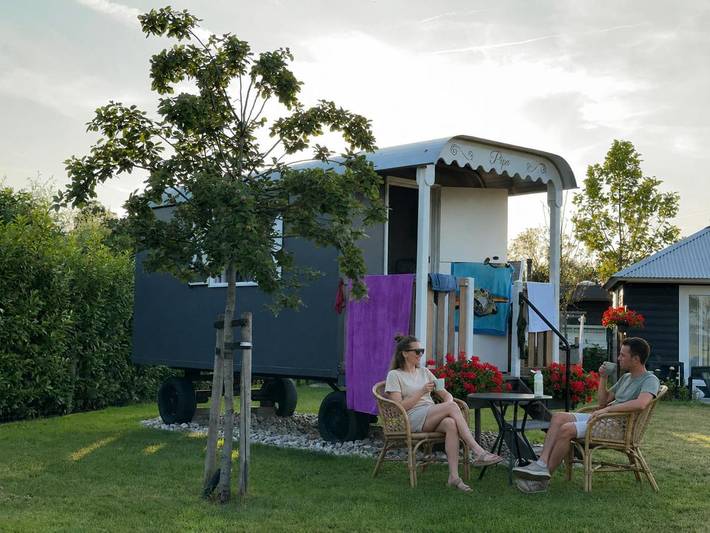 Glamping for 2 people, with Balcony and Terrace as well as Garden and View in Amsterdam