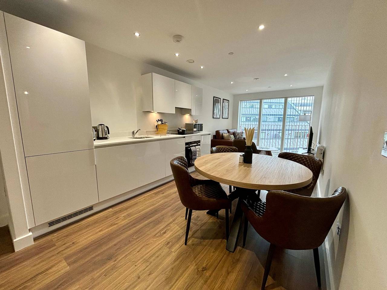 Entire apartment, Stylish 2Br Apt Bracknell | Near Ascot in Bracknell, Berkshire