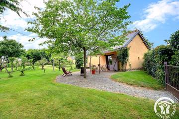 Gîte pour 4 personnes, avec jardin à Chantepie